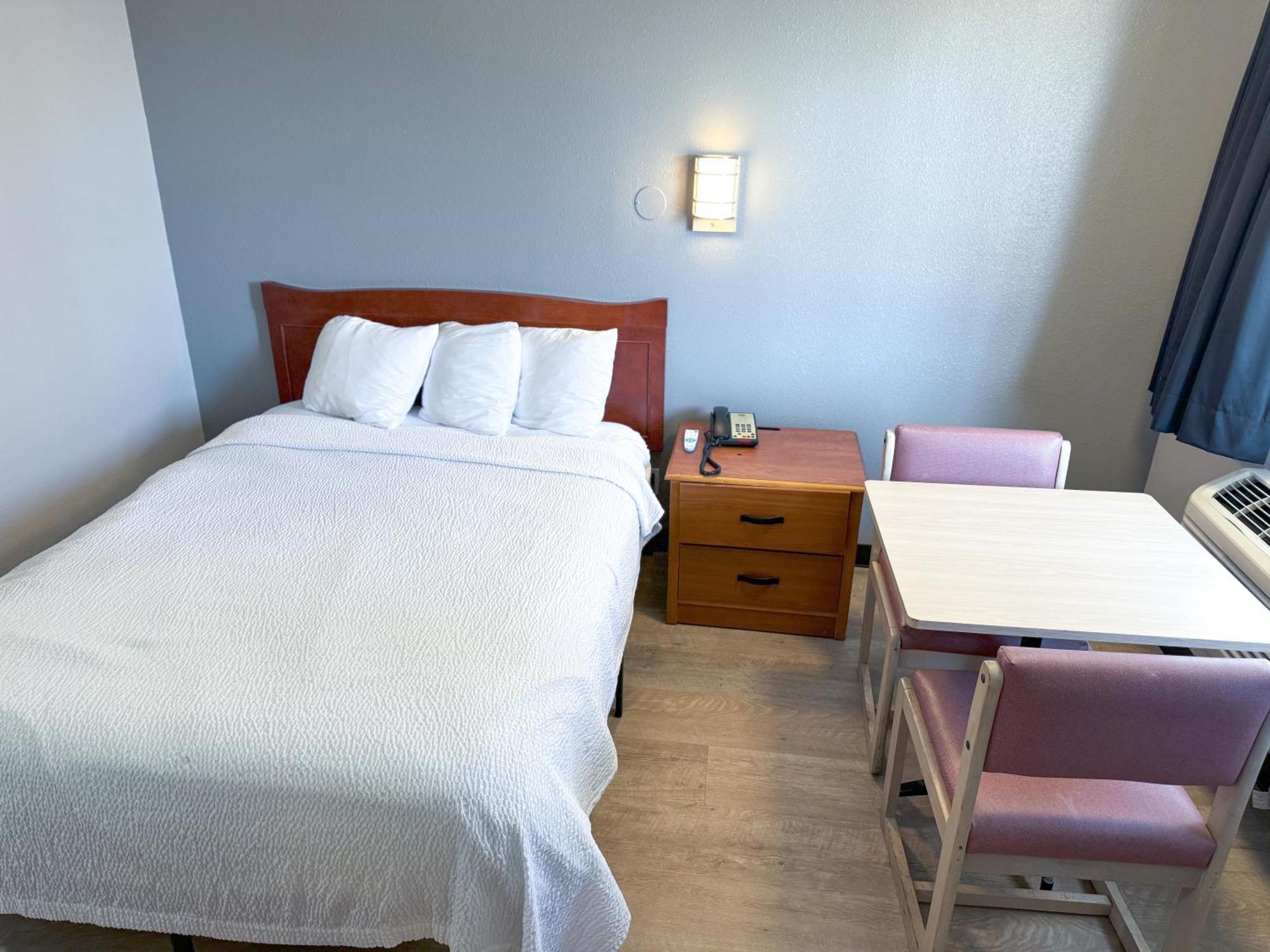 Super 7 Motel Coralville Exteriér fotografie