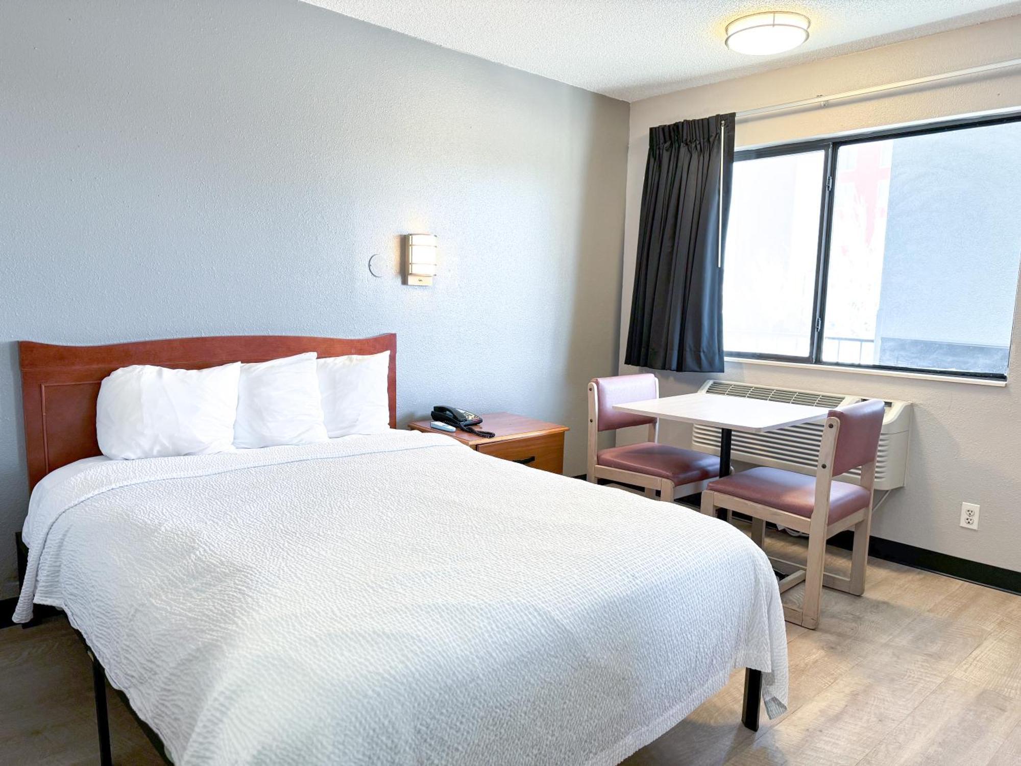 Super 7 Motel Coralville Exteriér fotografie